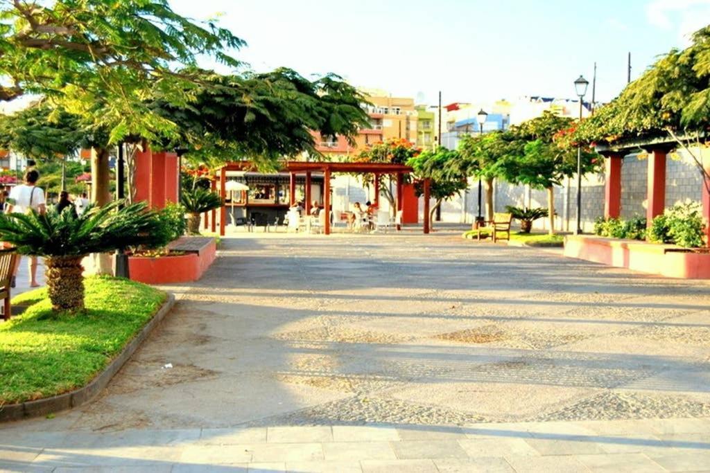 Casa Blanca , nahe am Strand , WiFI frei Guia de Isora  Bagian luar foto