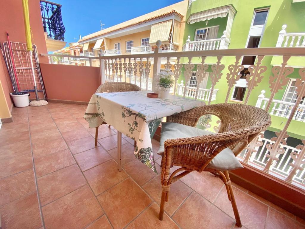 Casa Blanca , nahe am Strand , WiFI frei Guia de Isora  Bagian luar foto